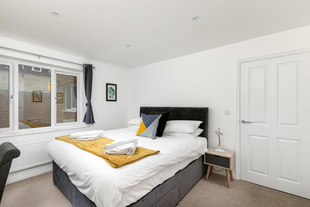 Hertford Serviced Apartments Ware Exterior photo
