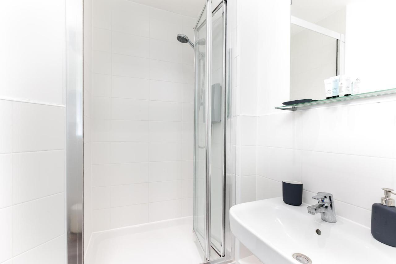 Hertford Serviced Apartments Ware Exterior photo