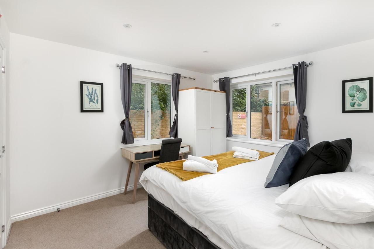 Hertford Serviced Apartments Ware Exterior photo